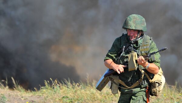 Soldado ruso participa en maniobras en Transnistria (archivo) - Sputnik Mundo