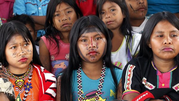Niñas de la etnia Embera de Colombia - Sputnik Mundo