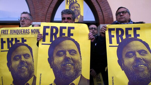 Una manifestación en Barcelona por la libertad de Oriol Junqueras - Sputnik Mundo