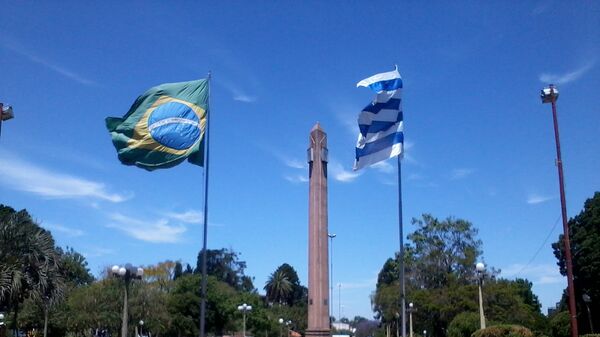 Frontera de la Paz entre Uruguay y Brasil, plaza internacional de Rivera-Santana do Livramento. - Sputnik Mundo