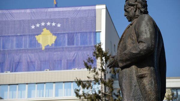 Bandera de Kosovo en Pristina, la capital del país (archivo) - Sputnik Mundo