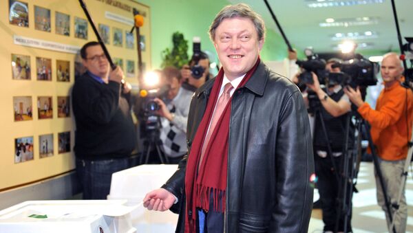 El líder del partido Yábloko, Grigori Yavlinski, el día de las elecciones de la Duma Estatal - Sputnik Mundo