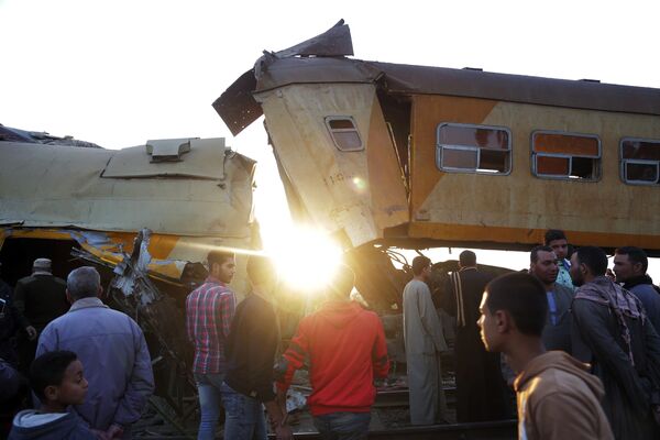 Dos trenes colisionaron en la provincia egipcia de Beheira. - Sputnik Mundo