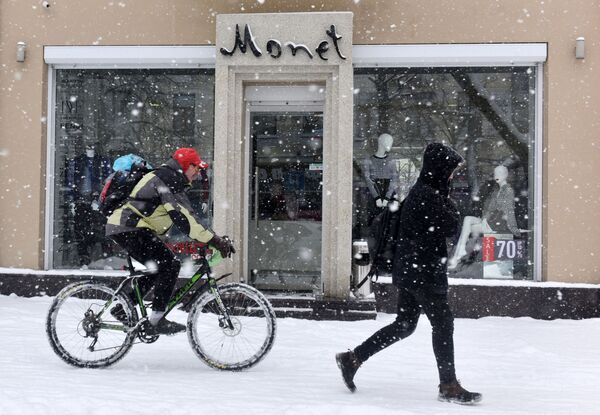 Un poderoso ciclón mediterráneo y un frente frío provocaron un descenso de las temperaturas y nevadas el 1 de marzo en Crimea. - Sputnik Mundo