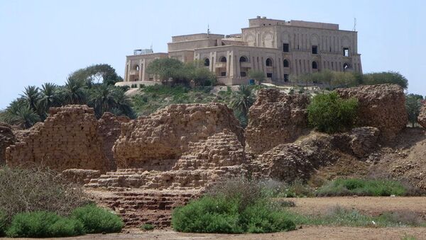 El palacio de Sadam Husein en Babilonia - Sputnik Mundo