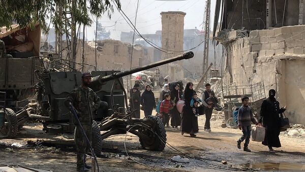 Civiles abandonaron Guta Oriental, el suburbio de Damasco, la capital de Siria - Sputnik Mundo