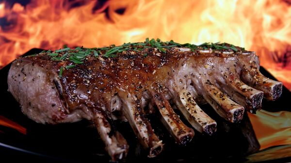 Los científicos advierten del peligro de la carne asada a fuego