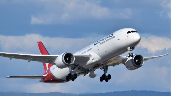 El Boeing-787 Dreamliner de la aerolínea Qantas - Sputnik Mundo