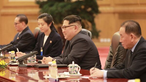 Líder norcoreano, Kim Jong-un, de visita en China - Sputnik Mundo