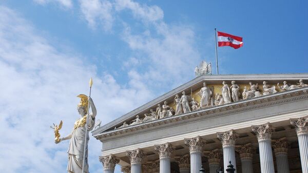 La bandera de Austria en Viena - Sputnik Mundo