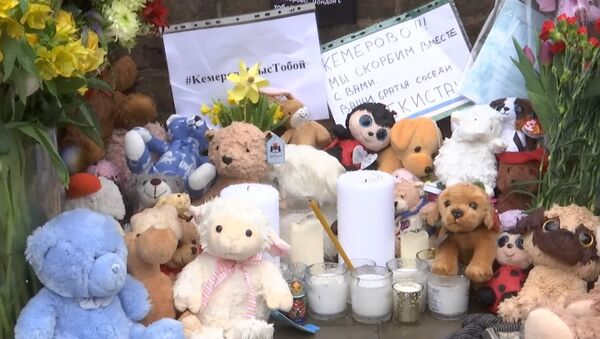 Los británicos muestran su pesar por la tragedia en Kémerovo - Sputnik Mundo