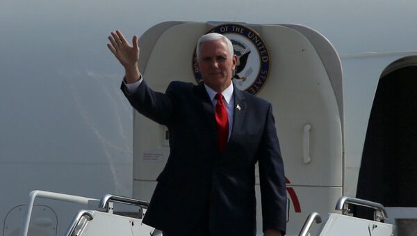 El vicepresidente de EEUU, Mike Pence, llegó a Lima - Sputnik Mundo