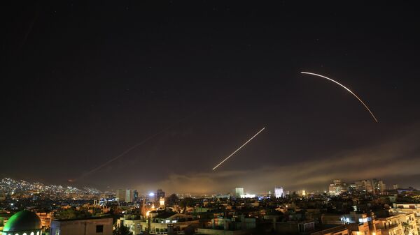 Los misiles cruzan el horizonte de Damasco (Archivo) - Sputnik Mundo