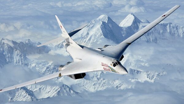 Bombardero estratégico supersónico Tu-160 - Sputnik Mundo