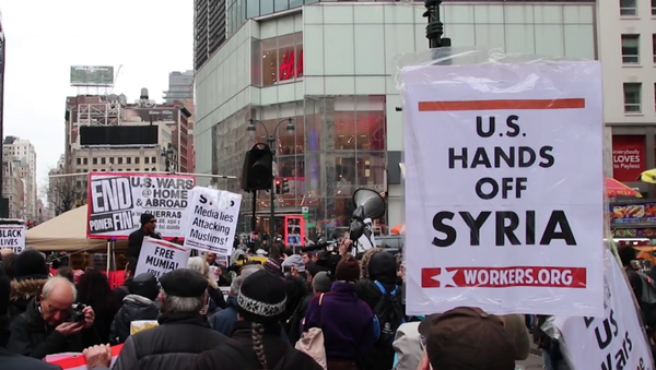 Cientos de estadounidenses marchan contra el ataque de EEUU en Siria - Sputnik Mundo