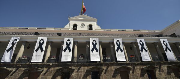 El Palacio de Carondelet (residencia oficial del presidente de Ecuador) rinde homenaje a los periodistas secuestrados (archivo) El Palacio de Carondelet (residencia oficial del presidente de Ecuador) rinde homenaje a los periodistas secuestrados (archivo) - Sputnik Mundo