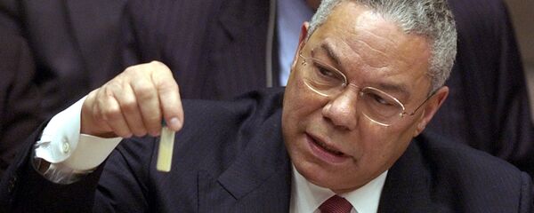 Colin Powell, secretario de Estado de EEUU entre 2001 y 2005, presenta ante la ONU una falsa muestra de ántrax en 2003 Colin Powell, secretario de Estado de EEUU entre 2001 y 2005, presenta ante la ONU una falsa muestra de ántrax en 2003 - Sputnik Mundo