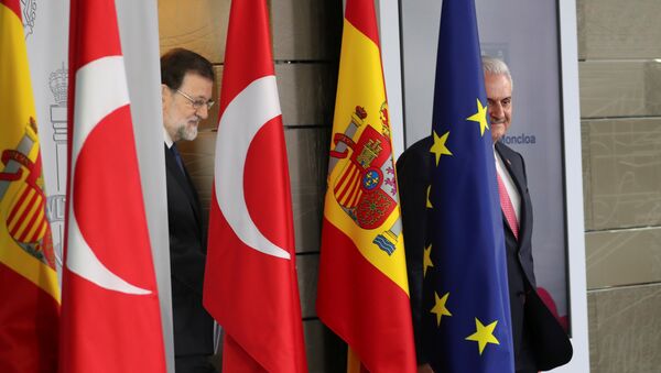 El presidente del Gobierno español, Mariano Rajoy, y el primer ministro turco, Binali Yildirim - Sputnik Mundo