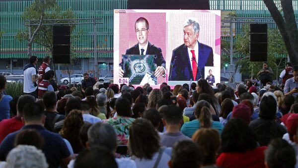 Ricardo Anaya y Andrés Manuel López Obrador, candidatos presidenciales mexicanos - Sputnik Mundo