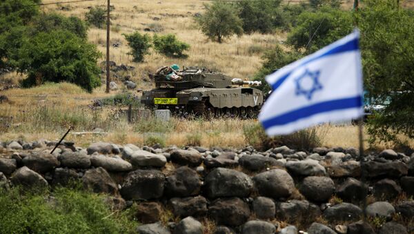 Un tanque y la bandera de Israel - Sputnik Mundo