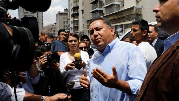 Javier Bertucci, candidato a la presidencia de Venezuela, cerca de SEBIN - Sputnik Mundo