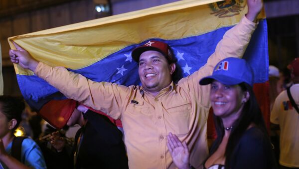 Seguidores de Nicolás Maduro en Caracas, Venezuela - Sputnik Mundo