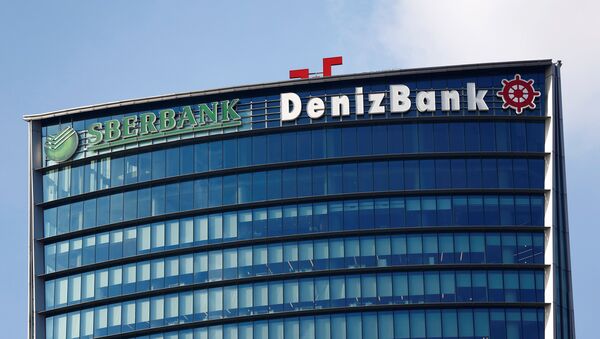 Logos de Sberbank y Denizbank - Sputnik Mundo
