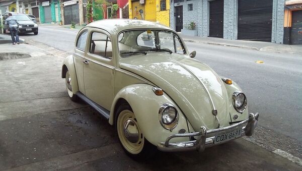 Un Volkswagen escarabajo - Sputnik Mundo