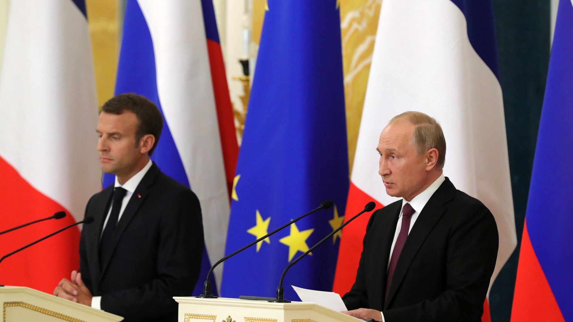 Presidente de Francia, Emmanuel Macron y presidente de Rusia, Vladímir Putin - Sputnik Mundo, 1920, 28.02.2022