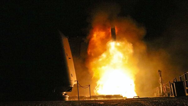 Lanzamiento de un misil estadounidense Tomahawk contra Siria (archivo) - Sputnik Mundo