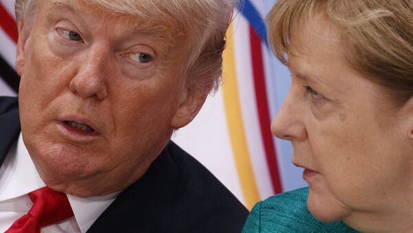 El presidente de Estados Unidos, Donald Trump y la canciller alemana, Angela Merkel - Sputnik Mundo