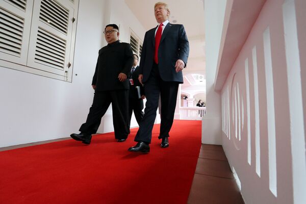 Los momentos más memorables de la histórica cumbre entre Trump y Kim - Sputnik Mundo