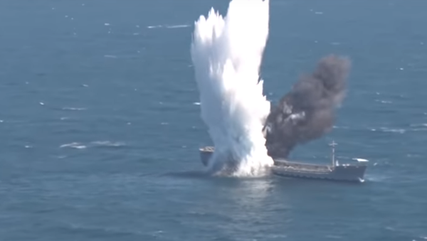 Submarino turco lanza un torpedo a un buque cisterna en el mar Negro - Sputnik Mundo