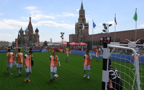 En la Plaza Roja de Moscú se abre el parque dedicado al Mundial 2018 - Sputnik Mundo