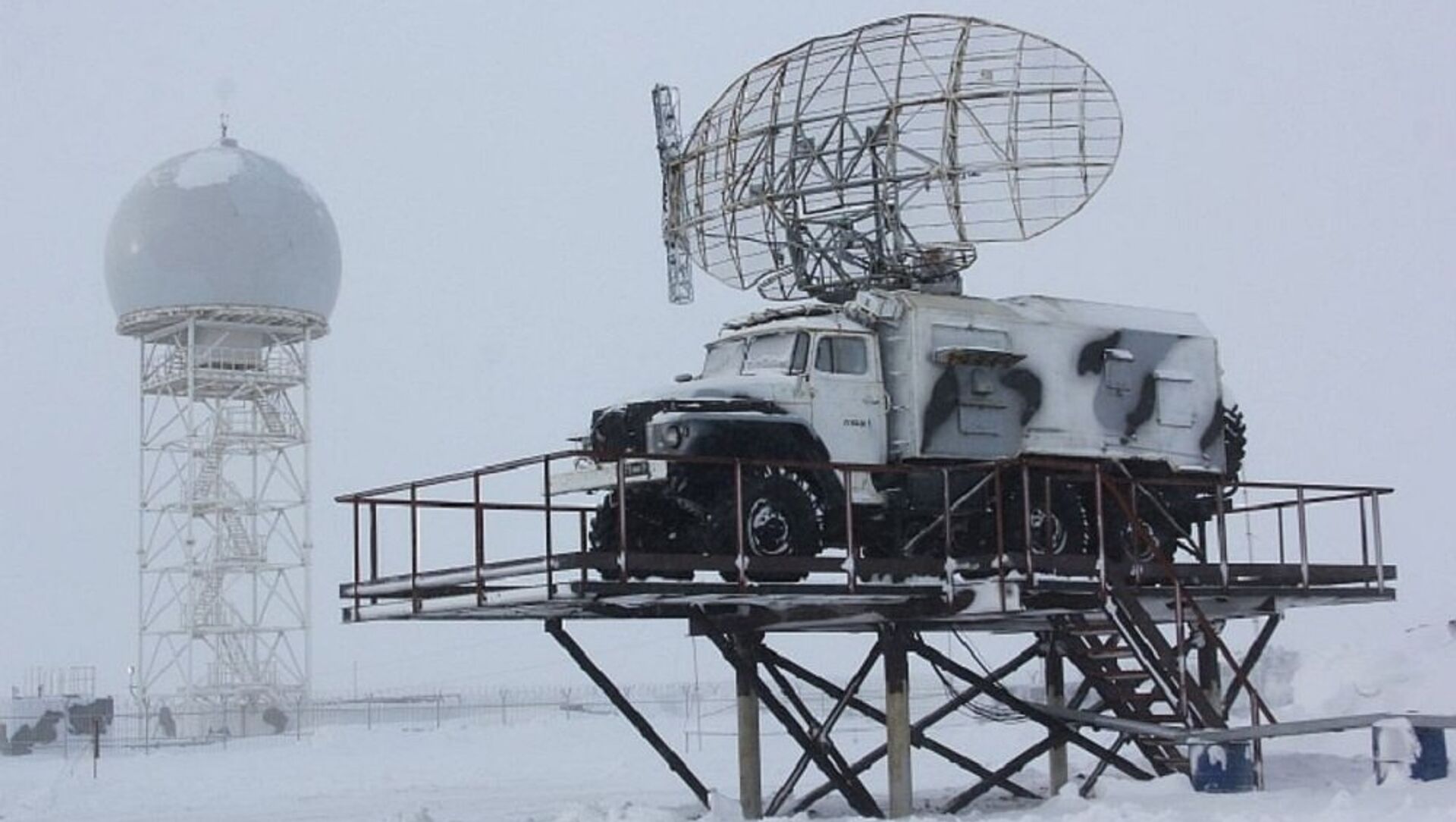 Платформы связи. 104ж6 РЛС. 104ж6 холм РЛС. Радар резонанс-н Арктика. РЛС В Арктике.