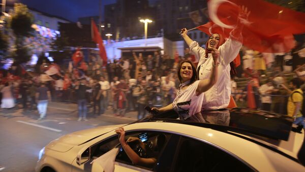 Los partidarios del presidente turco y el Partido de la Justicia y el Desarrollo (AKP) - Sputnik Mundo