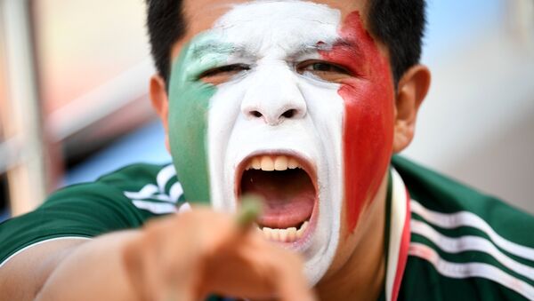 Hincha de la selección de México - Sputnik Mundo