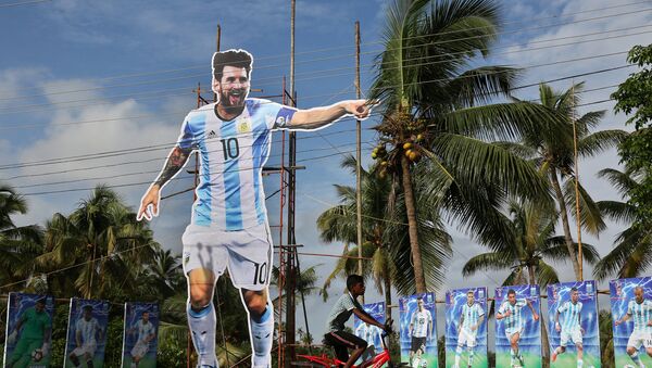 Gigantografía de Messi en la India - Sputnik Mundo