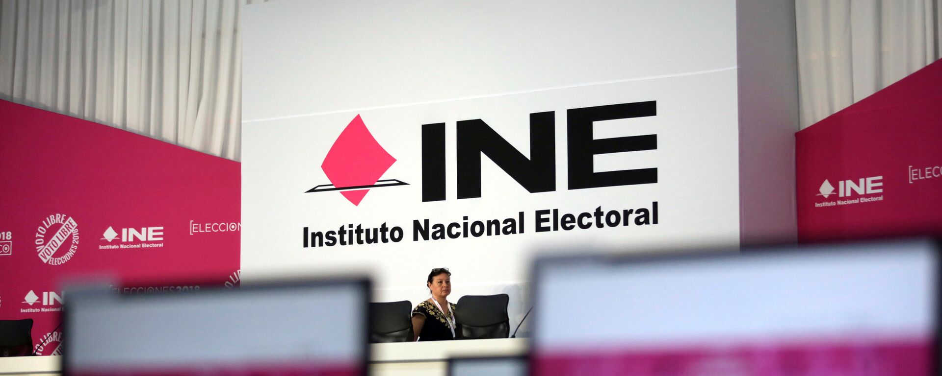 El interior de la sede del INE momentos antes del inicio de las elecciones de México el 1 de julio - Sputnik Mundo, 1920, 11.05.2022