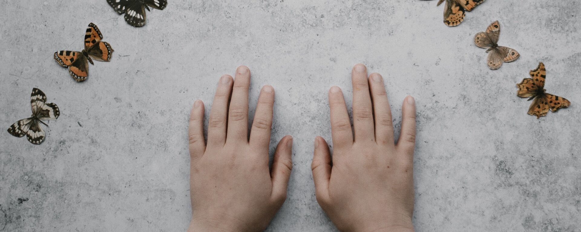 Las manos de un niño (imagen referencial) - Sputnik Mundo, 1920, 20.05.2021
