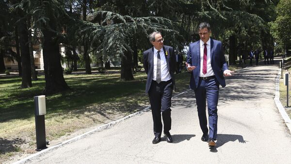 El presidente de la Generalitat, Quim Torra, y el presidente del Gobierno español, Pedro Sánchez - Sputnik Mundo