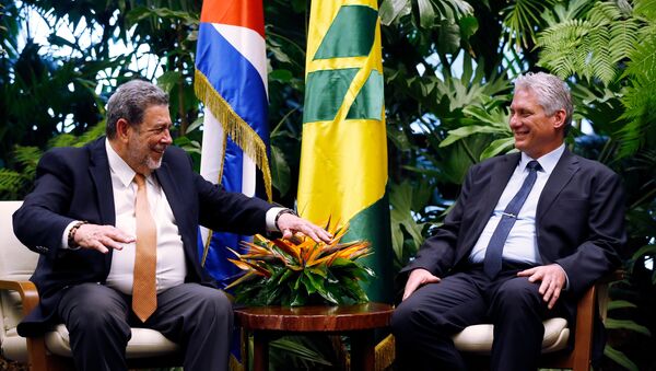 El primer ministro de San Vicente y las Granadinas, Ralph Gonsalves, y el presidente de Cuba, Miguel Díaz-Canel - Sputnik Mundo