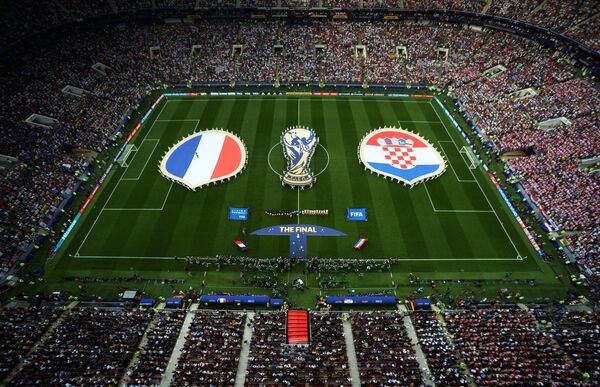 El estadio Luzhnikí de Moscú momentos antes del inicio de la final del Mundial de Rusia El estadio Luzhnikí de Moscú momentos antes del inicio de la final del Mundial de Rusia - Sputnik Mundo