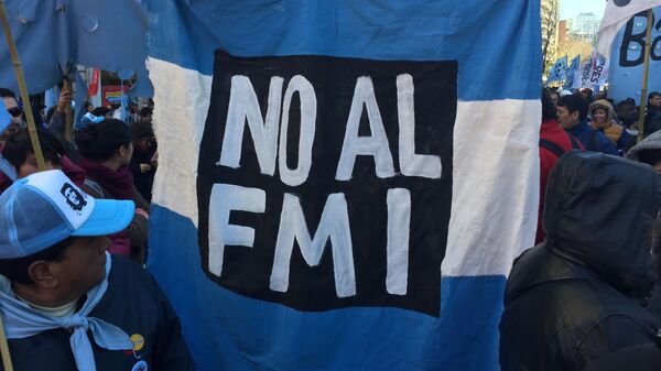 Manifestación contra el FMI y el ajuste en Argentina - Sputnik Mundo
