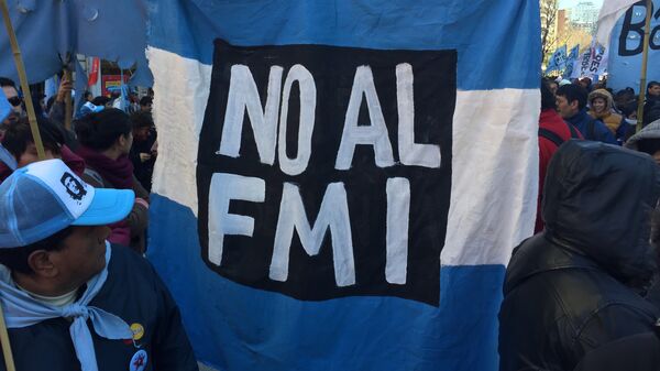 Manifestación contra el FMI y el ajuste en Argentina (archivo) - Sputnik Mundo