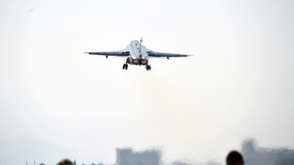 El avión Su-24 despega en Siria - Sputnik Mundo