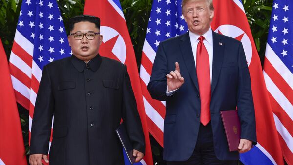 El líder norcoreano, Kim Jong-un, y el presidente de EEUU, Donald Trump (archivo) - Sputnik Mundo