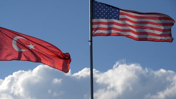Las banderas de Turquía y EEUU - Sputnik Mundo
