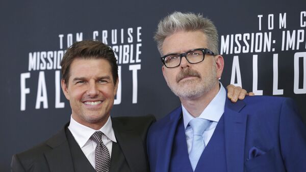 Tom Cruise y Christopher McQuarrie durante el estreno de Misión Imposible 6 en Washington - Sputnik Mundo