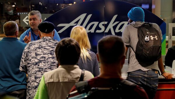 Las filas en el aeropuerto de Seattle tras el incidente con el avión secuestrado - Sputnik Mundo